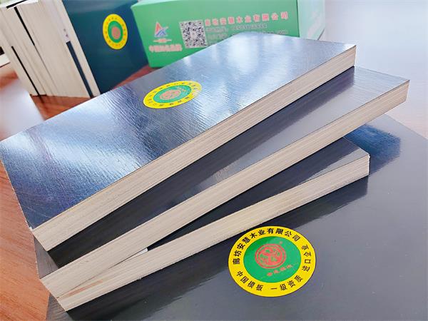 鏡面清水模闆廠家